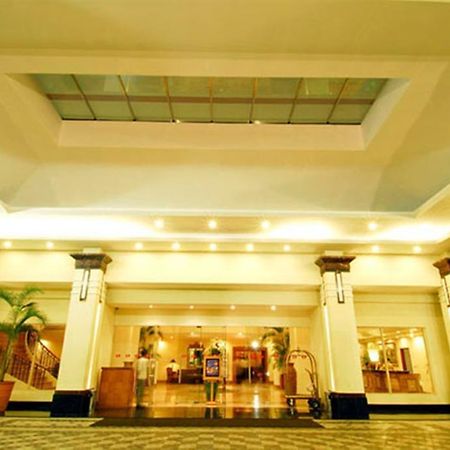 Hotel Gran Puri Manado Zewnętrze zdjęcie