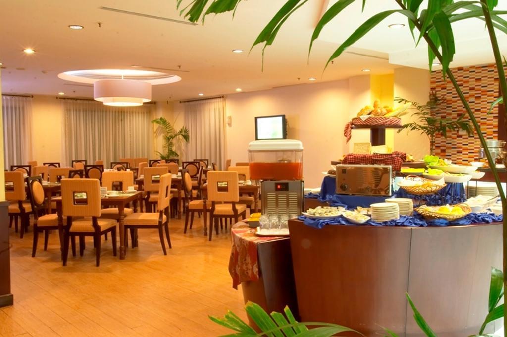 Hotel Gran Puri Manado Zewnętrze zdjęcie