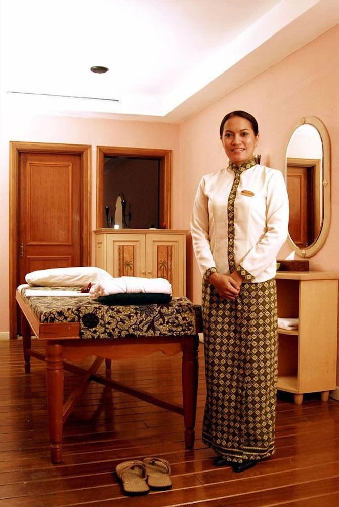 Hotel Gran Puri Manado Zewnętrze zdjęcie