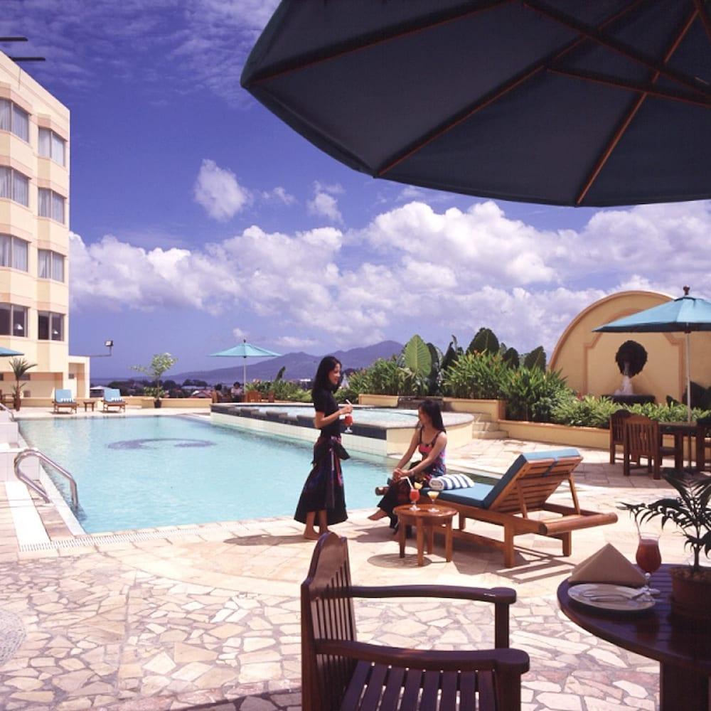 Hotel Gran Puri Manado Zewnętrze zdjęcie